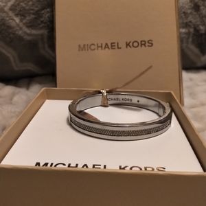 Michael Kors Jewelry - Michael Kors silver bracelet. Michael Kors Jewelry - Michael Kors silver bracelet.